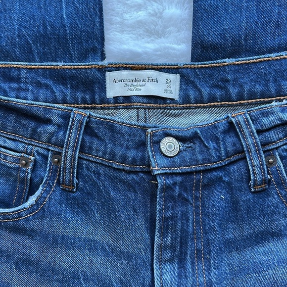 Abercrombie & Fitch The Boyfriend Mid Rise Jeans size 8/29 - Picture 3 of 6